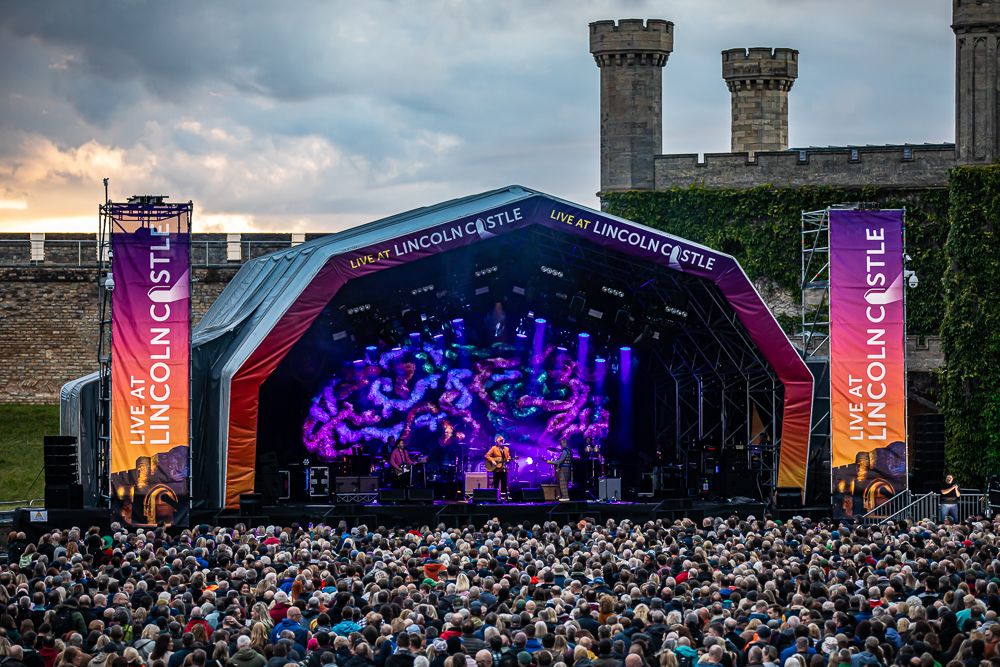 https://www.lincolnbig.co.uk/assets/images/common/Crowded_House_Stage_shot.jpg